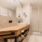 Hofgut & Lifestyle Aparthotel 4*