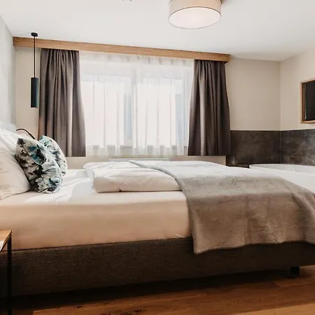 Hofgut & Lifestyle Aparthotel Wagrain