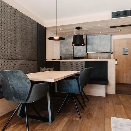 Hofgut & Lifestyle Apart-hotel Wagrain