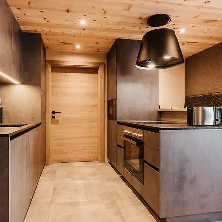 Hofgut & Lifestyle Aparthotel Wagrain